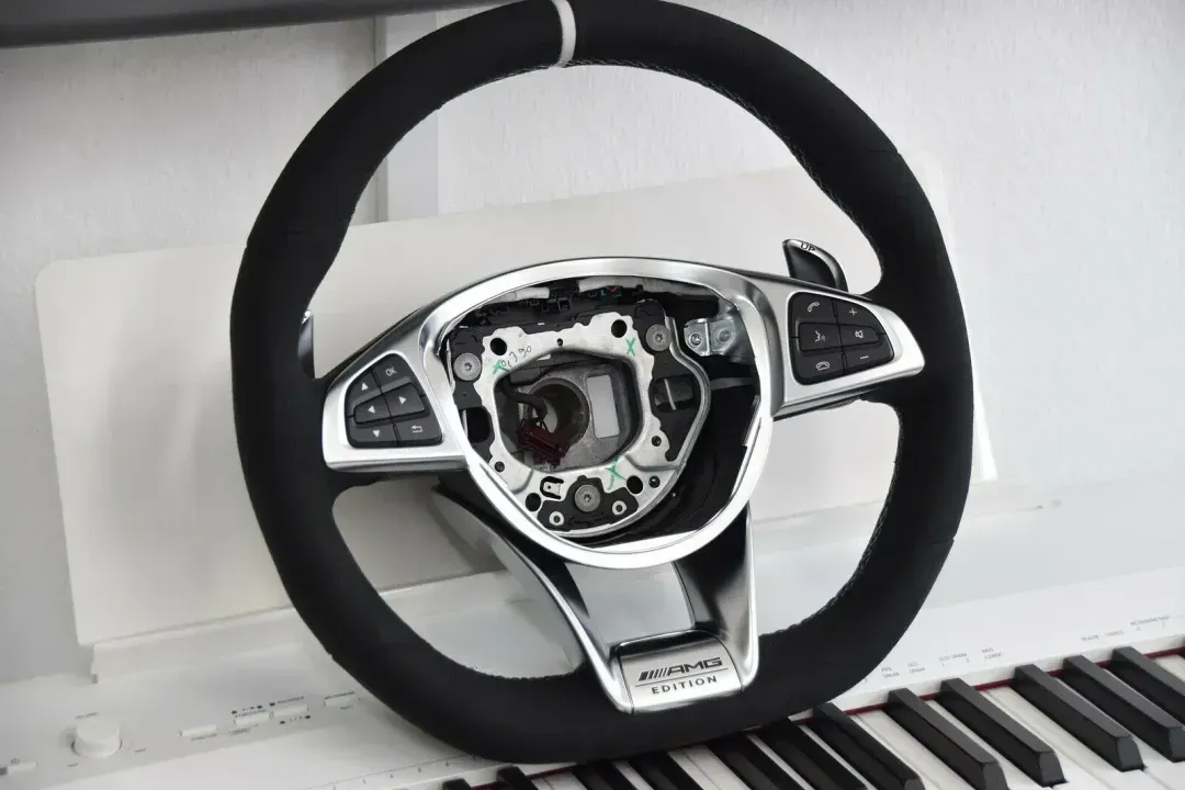 a1664601501 8g72   steering wheel